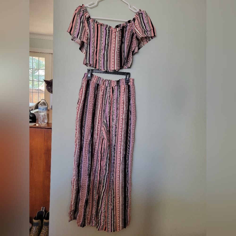 Junior's 2 peice set. Size small, live to be spoiled